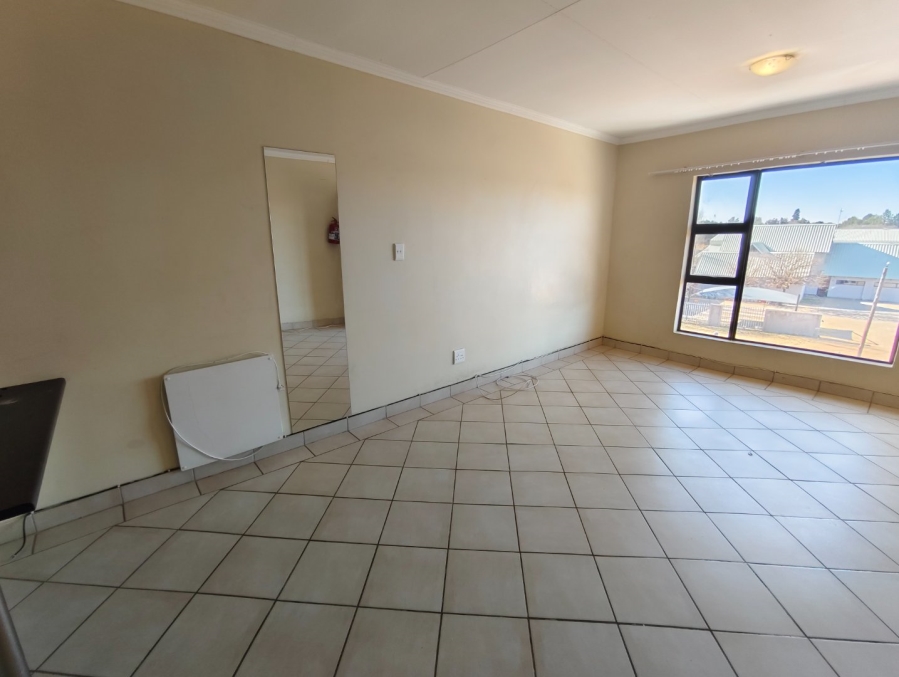 To Let 1 Bedroom Property for Rent in Vredenhof Sh Free State